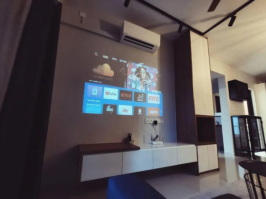 Luxury Private Cinema Experience - Free Parking Lejlighed Johor Bahru